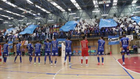 Afición saludando al equipo antes del Manzanares FS Quesos El Hidalgo-Viña Albali Valdepeñas