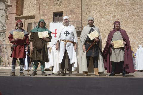 Alcaldes y regidores tras su elección junto al Comendador - Foto de Jesús Maestro