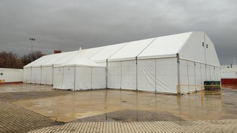 Carpa en el auditorio municipal 'La Pérgola'