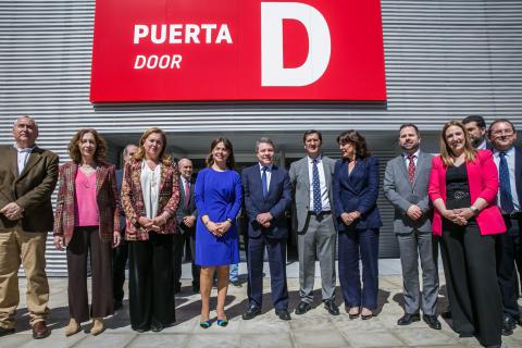 Autoridades en la inauguración de las nuevas instalaciones de IFEDI