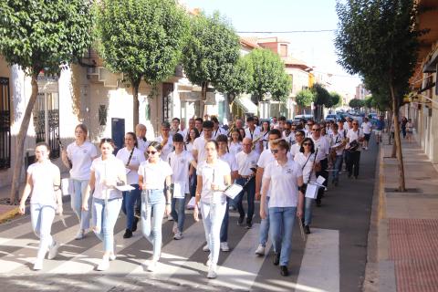 Pasacalle de la banda durante las dianas del viernes