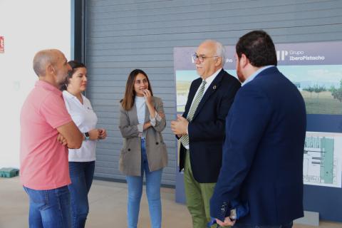 Visita Julián Nieva y Pablo Camacho planta procesado Grupo IberoPistacho 