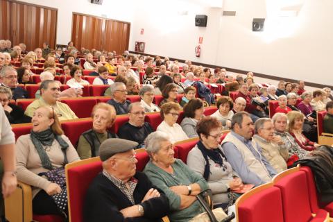 Las personas mayores llenaron la Casa de Cultura