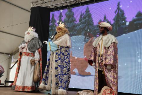 Imagen del saludo de los Reyes Magos en la carpa de La Pérgola en 2023