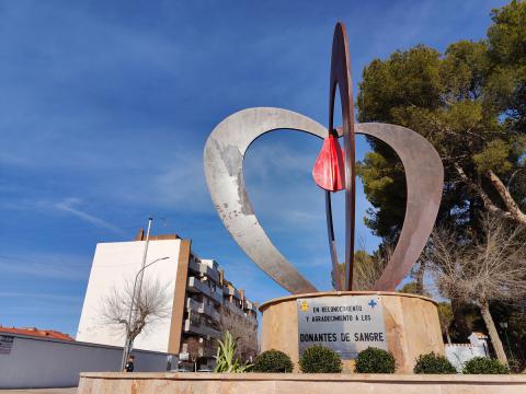 Inauguración del monumento en honor a los donantes de sangre