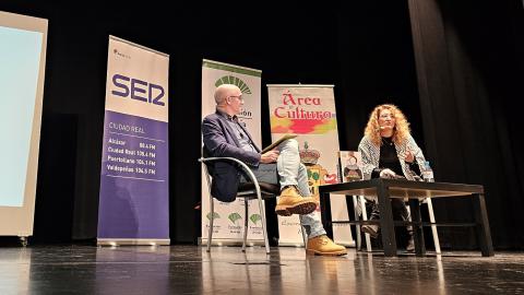 Leticia Garcés en la Escuela de Ciudadanía