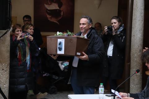 Entrega de restos a familiares de represaliados del franquismo en el CC Ciega de Manzanares