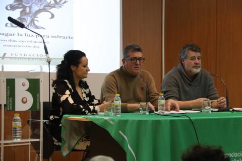 Presentación del libro 'Quiero apagar la luz para mirarte, 101 días con mi madre' de Marciano Sánchez Cabanillas