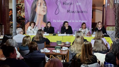 Mesa redonda de mujeres empresarias