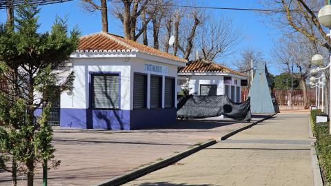 Dos de los bares de los Paseos del Río 