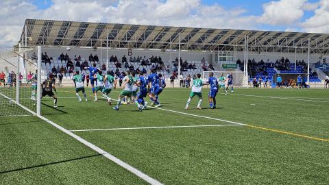 Imagen de un córner a favor del Manzanares ante el Socuéllamos