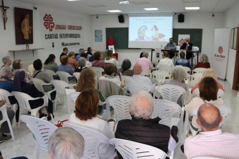 Salón de Cáritas en las Jornadas de Sensibilización celebradas en 2023