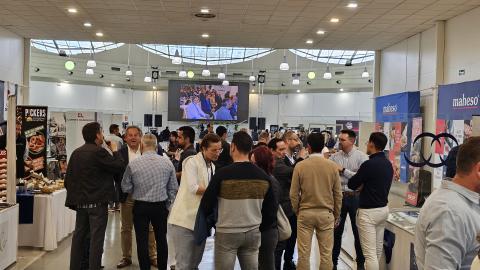 Profesionales en las primeras horas de la feria