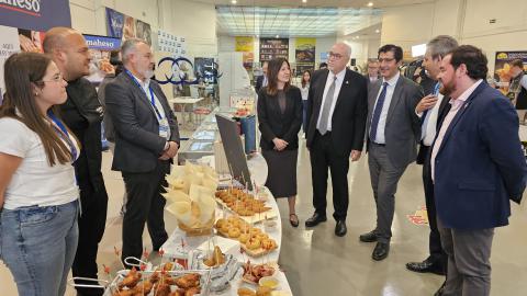 Visita de José Manuel Caballero a la feria