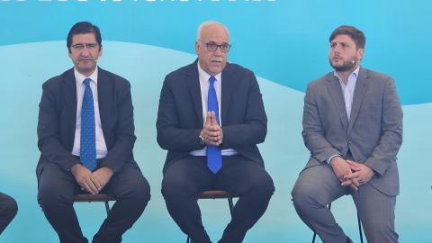 Julián Nieva junto a José Manuel Caballero y Nacho Hernando en el acto de Repsol