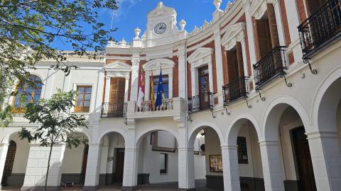 Fachada del Ayuntamiento de Manzanares Fachada del Ayuntamiento de Manzanares