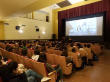 Encuentro con alumnos y proyección de 'Chicas nuevas 24 horas'