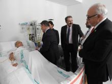 El presidente Emiliano García Page visita el hospital Virgen de Altagracia de Manzanares