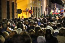 Penitentes tras la imagen de Jesús del Perdón