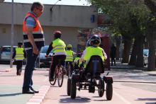 Alumnado de primaria en el circuito de educación vial