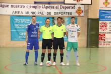 Capitanes y pareja arbitral