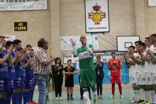 Reconocimiento al portero del Elche en su último partido