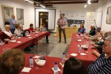 Visita de la ONCE al Museo del Queso Manchego y cata a ciegas