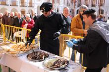 Más de mil personas disfrutan de la sardinada carnavalera