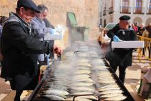 Más de mil personas disfrutan de la sardinada carnavalera