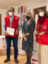 Cruz Roja reconoce a Mari Ángeles Serrano y Sebastián González por su labor voluntaria