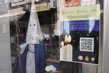 Exposición de Semana Santa en los escaparates de la calle Empedrada