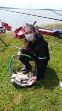 Virginia Bravo en el campeonato regional de pesca en agua dulce