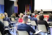 Polo Fernández-Arroyo, Isabel Quintanilla y María Criado. Escuela de familias IES Azuer