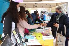 Mercadillo solidario por Ucrania - IES Sotomayor