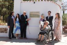 Descubrimiento de la nueva placa del parque del científico 'Julián Gómez-Cambronero'