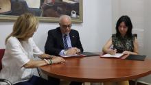 Firma del convenio de colaboración entre el Ayuntamiento de Manzanares y el IES 'Azuer' (Aula ATECA)