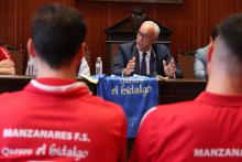Recepción en el Ayuntamiento al Quesos El Hidalgo Manzanares FS 2023-24