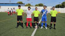 Capitanes con el trío arbitral