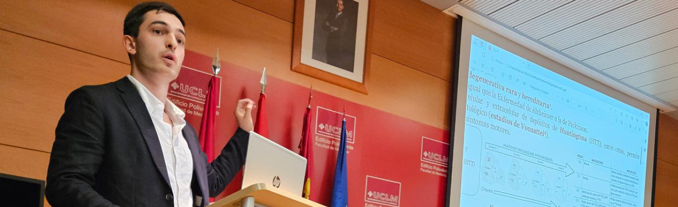 El doctor Pablo Sánchez-Migallón presentando su estudio sobre la enfermedad de Huntington