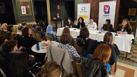 Embedded thumbnail for Mesa Redonda25N: Muchas formas, una misma violencia