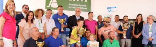 Premiados junto a autoridades y organización del concurso