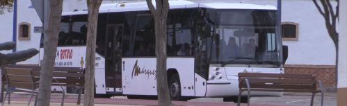 Bus urbano en la nueva parada situada junto a la EFA Moratalaz