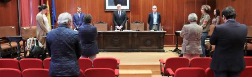 Minuto de silencio al inicio del pleno