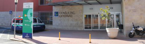 Exterior del hospital de Manzanares en foto de archivo