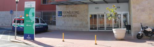 Exterior del hospital de Manzanares en foto de archivo