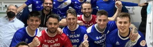 Jugadores del Manzanares FS Quesos El Hidalgo celebrando su victoria frente al Unión África Ceutí