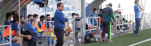 Javier Bermúdez al frente del banquillo local 