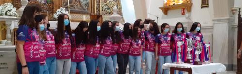 Ofrenda de los títulos conseguidos por el Handball Femenino durante la temporada 2020-21 a Nuestro Padre Jesús del Perdón