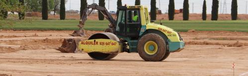 Operario trabajando en una obra en Manzanares