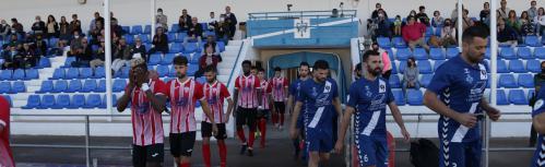Salida de los equipos al campo